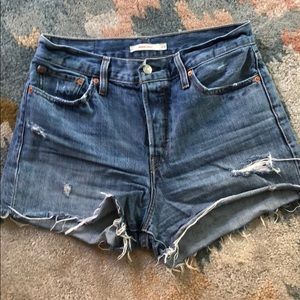 Levi’s high waisted shorts size 29